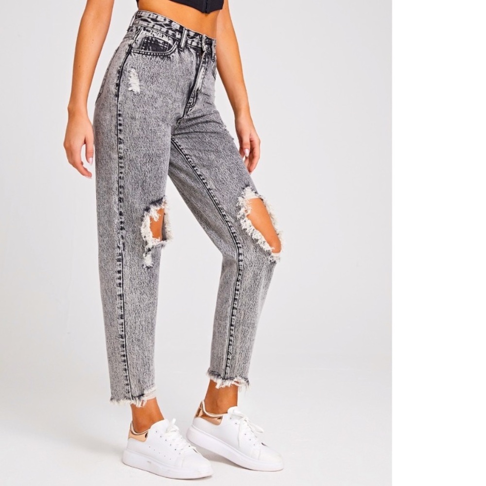 High Waisted Ripped Raw Hem Cropped Jeans - Picture 3 of 5